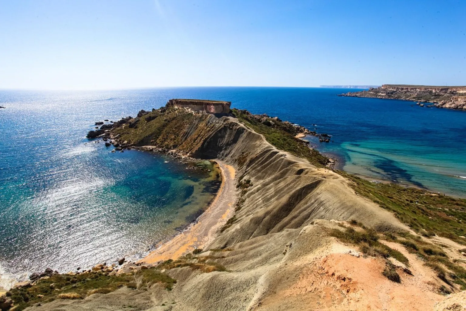 Komplet guide: Sådan besøger du Għajn Tuffieħa, Malta